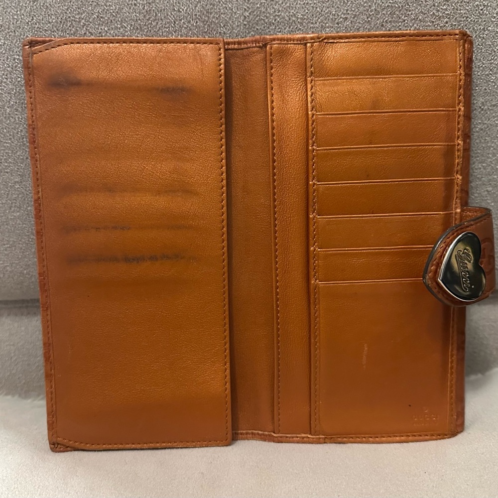Gucci Orange Leather Heart Accent Wallet - Picture 6 of 7